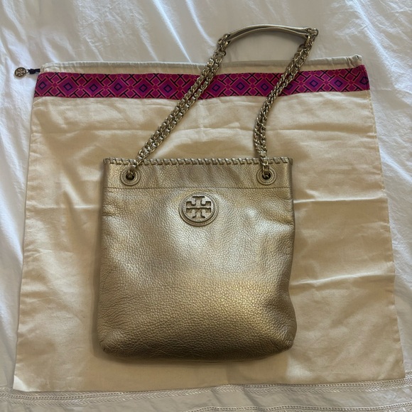 Tory Burch Gold Marion Swingpack Book Bag - Picture 2 of 16
